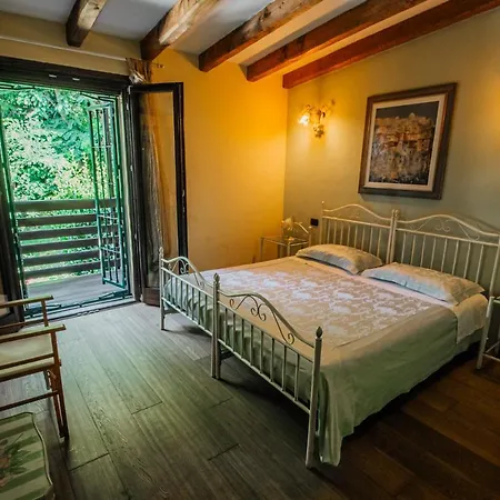 ベッド・アンド・ブレックファスト Casa Amici Del Bosco *